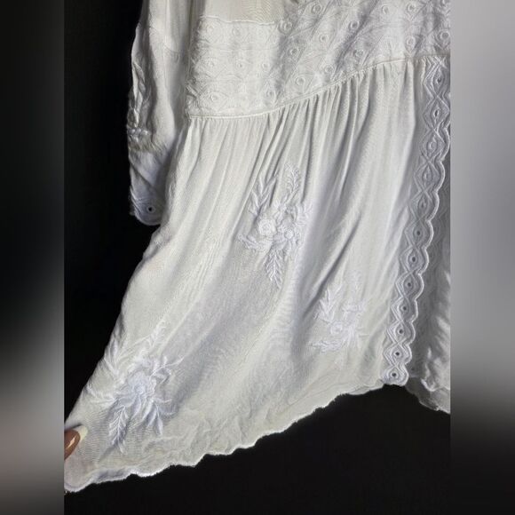 Soft Surroundings Icon Melissani Tunic White Embroidered Eyelet Size L Boho - Picture 3 of 14